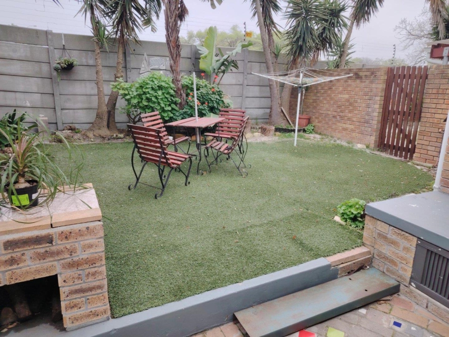 To Let 2 Bedroom Property for Rent in Eden Park Western Cape